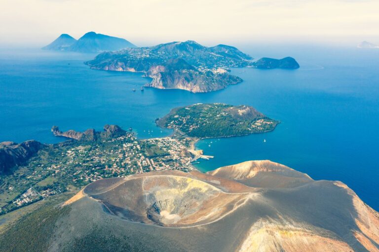 Alla Scoperta Delle Isole Eolie, Sette Luoghi Paradisiaci Nella Lista ...