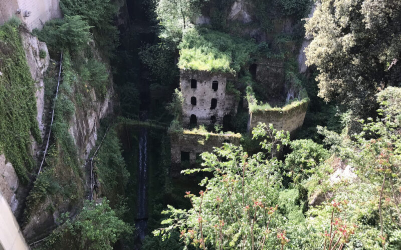 Il vallone dei mulini di Sorrento e il fascino dei luoghi abbandonati