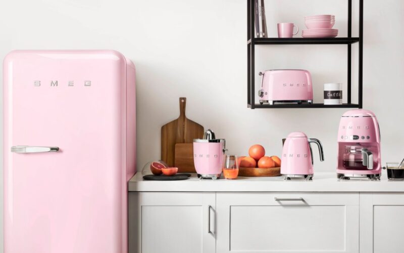 Alla scoperta del frigorifero SMEG: icona di design che porta eleganza con il colore