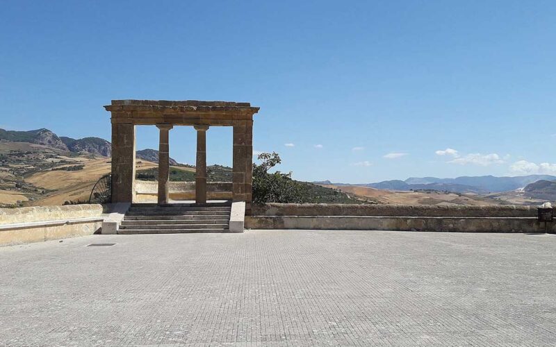 Un borgo tutto da scoprire: Sambuca di Sicilia, cultura e tesori