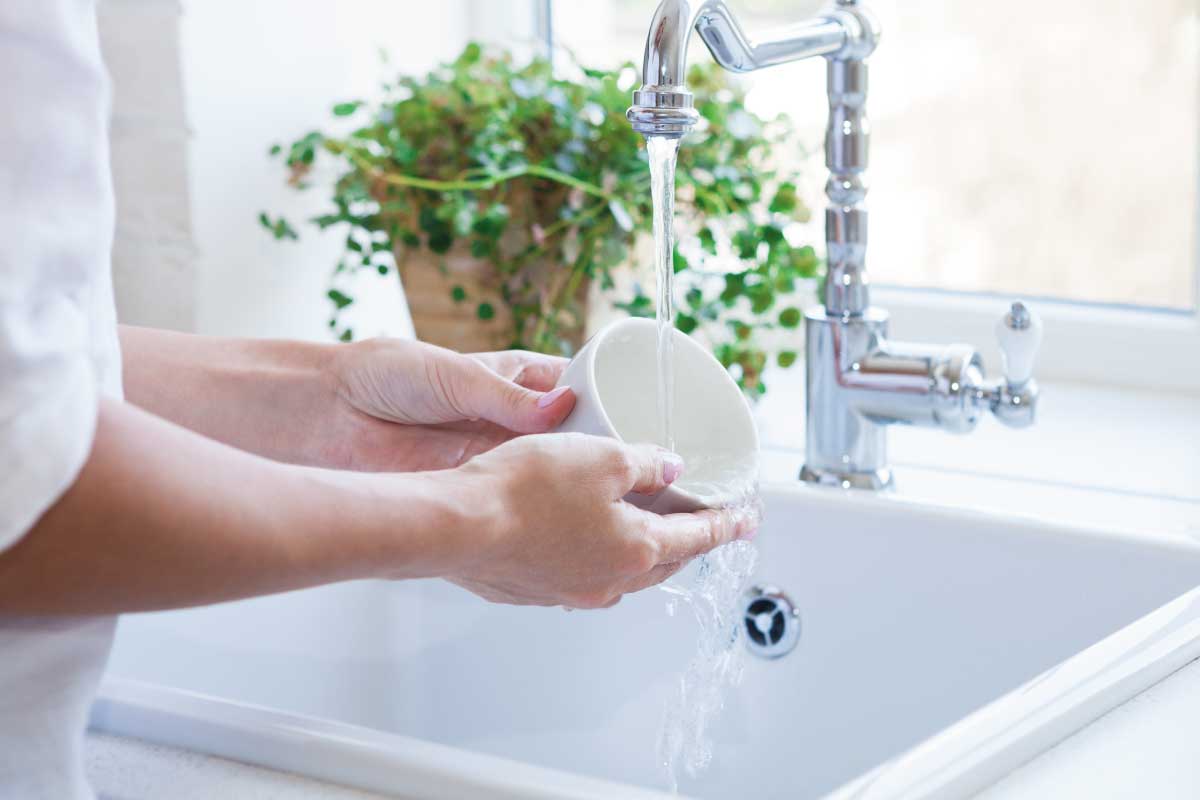 risparmiare acqua in casa quando si svolgono le azioni domestiche