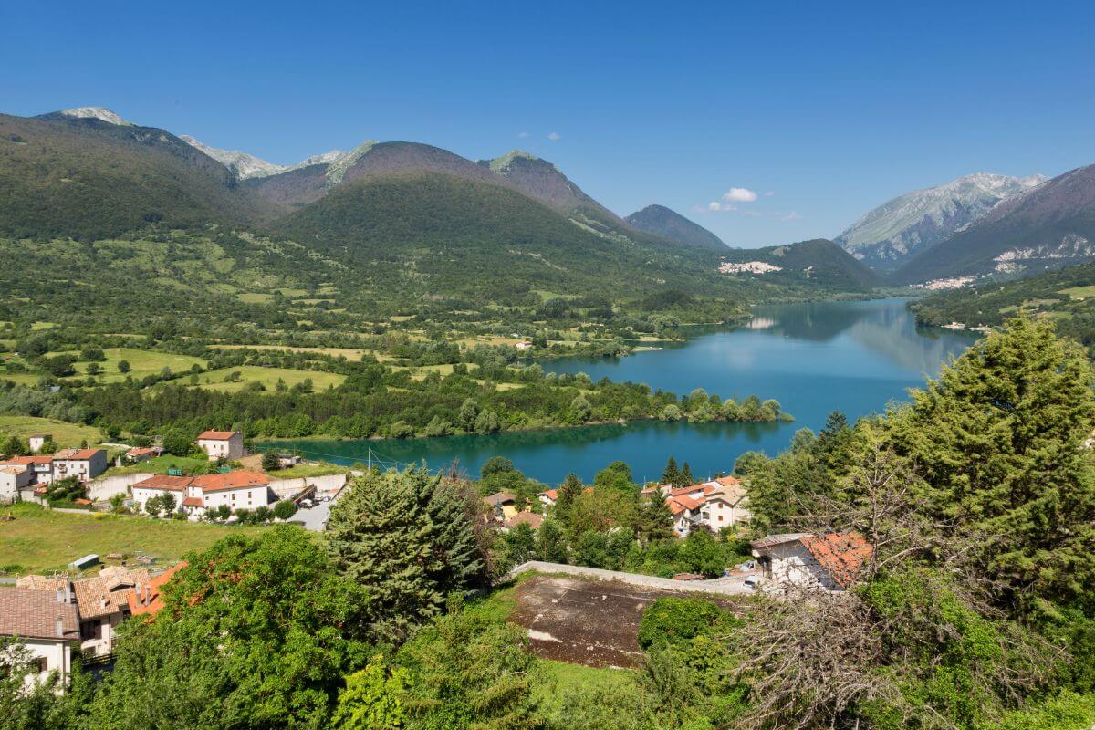 Dove Comprare Casa in Abruzzo in Montagna Lago di Barrea