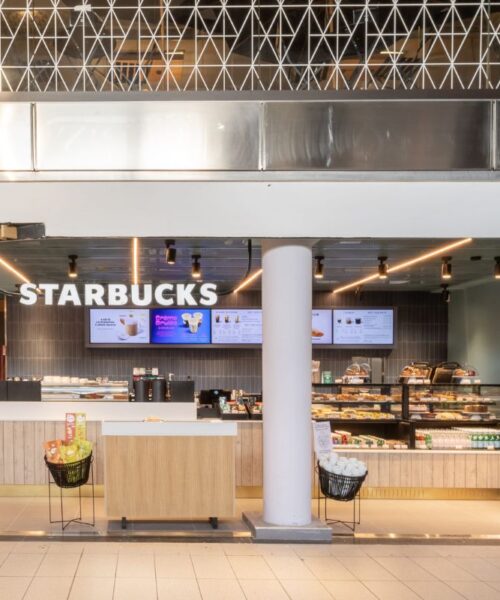 Starbucks prosegue la sua espansione a Napoli: apre alla stazione di Napoli Centrale il 3° store del brand in Campania