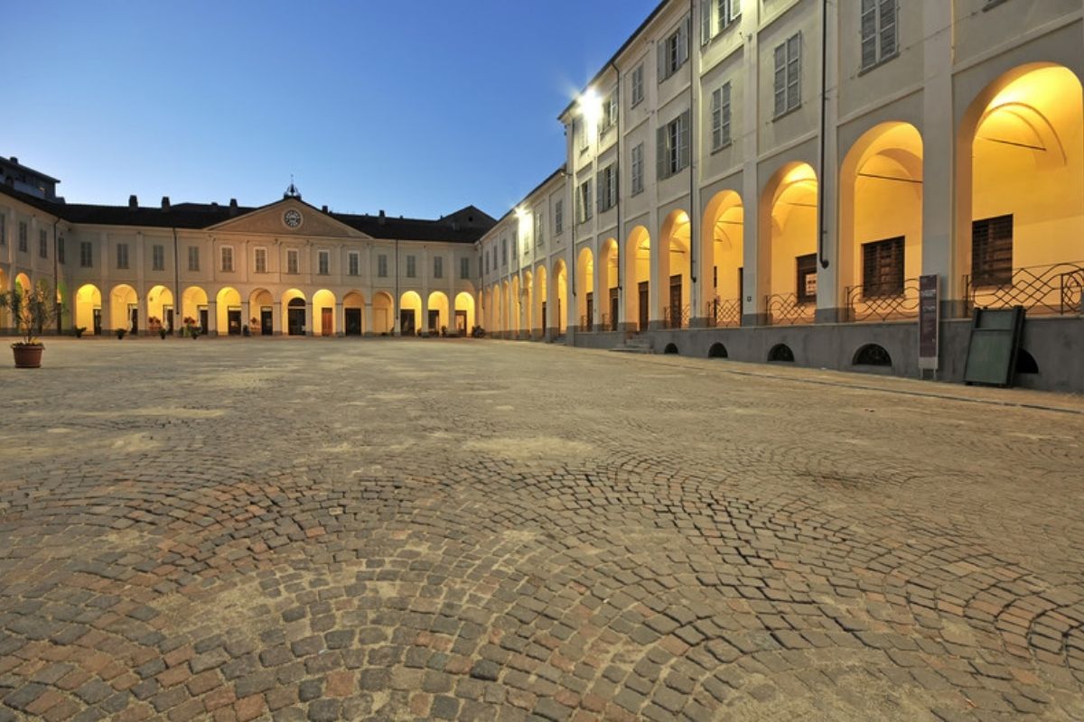 Ivrea, piazza Ottinetti