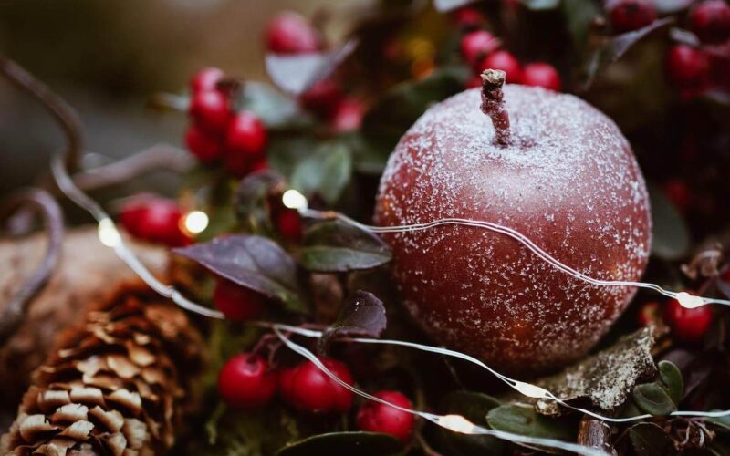 Lavoretti di Natale|Pacchetti fai da te|Calendario dell'avvento|Biscotti glassati|Villaggio di Natale|Cappello da elfo|Lavoretti di Natale per i bambini con materiali naturali fai da te