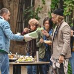 sempre più poveri in fila per il cibo. Diminuiscono le donazioni|