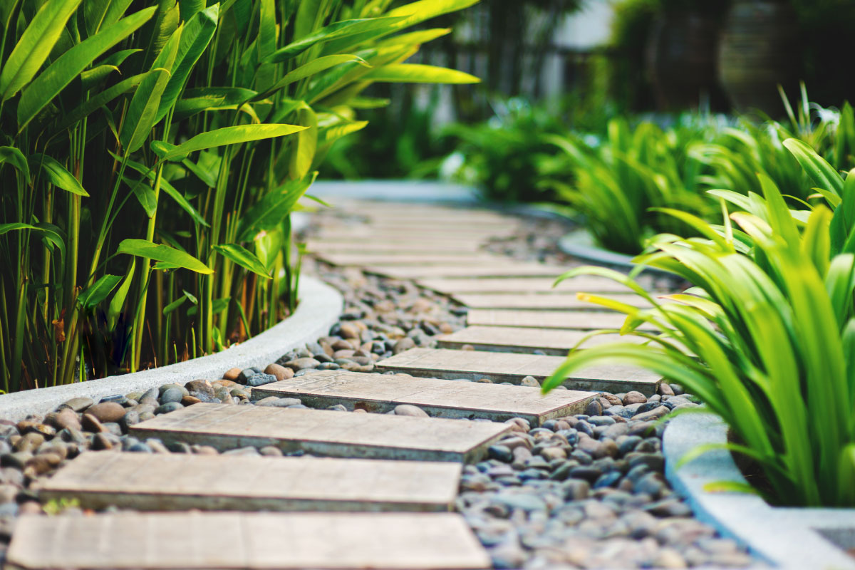 Idee di camminamenti da giardino in pietra e ghiaia