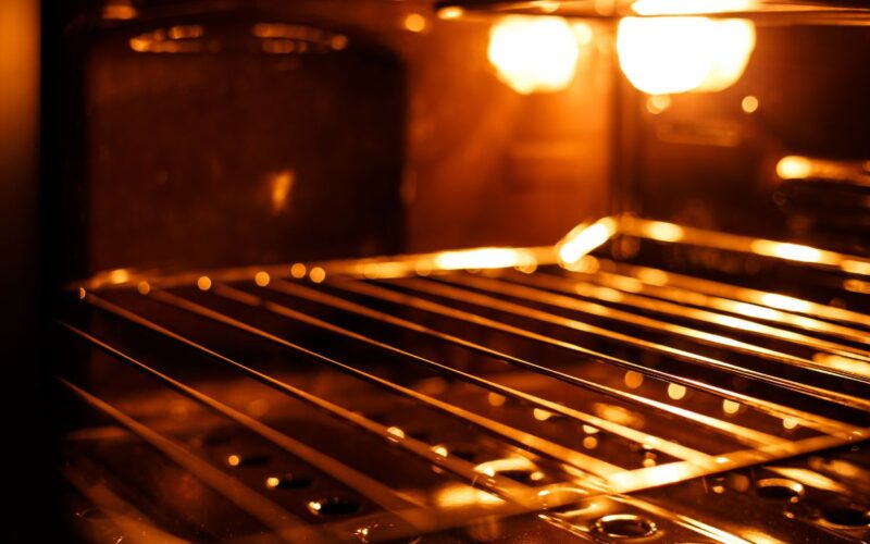 Perché quando accendo il forno salta la corrente? Cause comuni e manutenzione preventiva