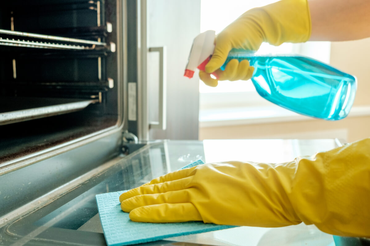 Pulire il forno con prodotti naturali - pulizia casa e cucina