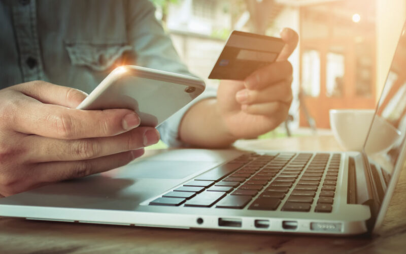 Tendenze e-commerce 2022: come cambierà il modo di fare acquisti online con lo shopstreaming ?