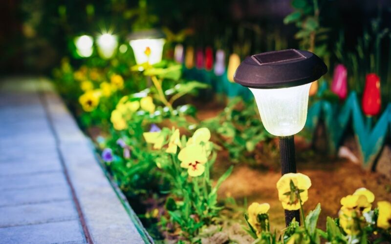 Tante idee per illuminare un giardino a costo zero|Tante idee per illuminare un giardino a costo zero