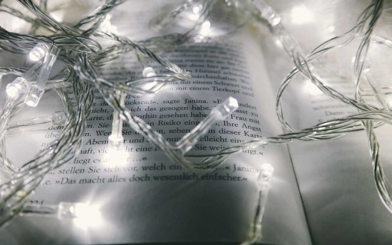 Natale 2018: idee regalo per gli amanti dei libri