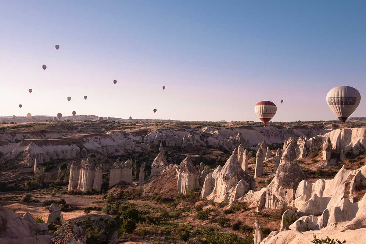 Visitare la Cappadocia in mongolfiera: un’esperienza da sogno