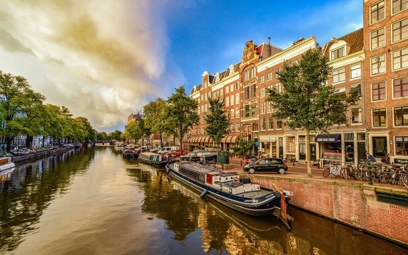 Il mondo segreto di una casa barca: le houseboats di Amsterdam