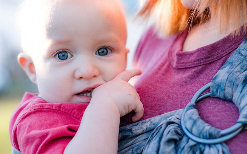 Nasce il Salone dedicato al Babywearing: l’arte di portare in fascia il bambino