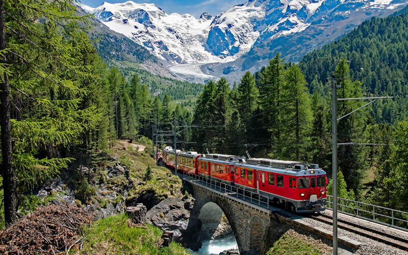 Bernina Express - Switzerland - Foto Franco Bix - Shutterstock