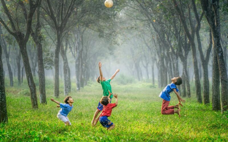 I piccoli di casa e la genitorialità. Centri estivi per bambini: i pro e i contro di queste iniziative