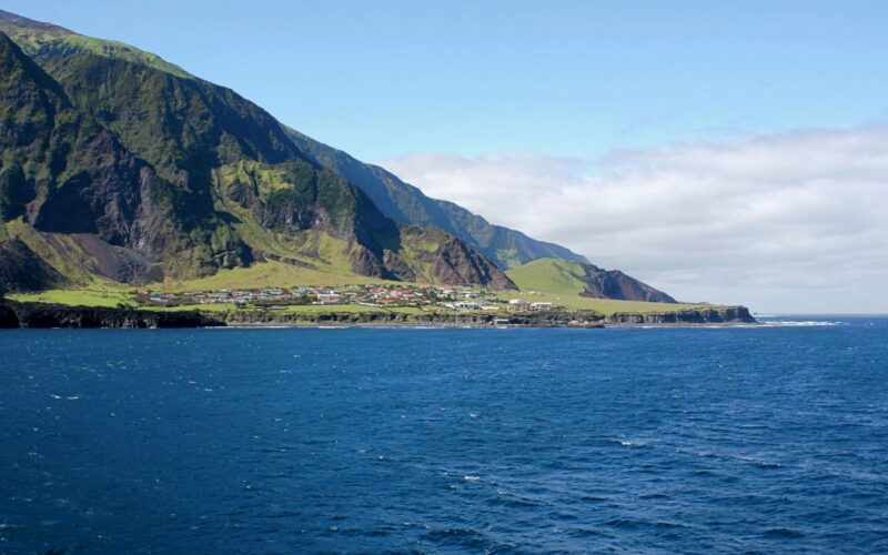 |città più isolata del mondo Tristan da Cunha|