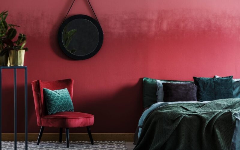 Il fascino del color vinaccia: utilizzo e abbinamenti nell’Interior Design