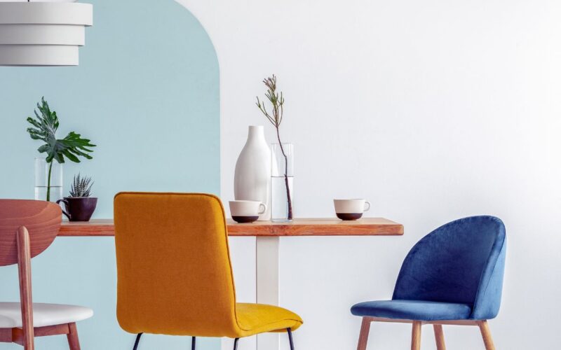 I colori di tendenza nell'arredamento nel 2024|colori tendenze 2024 terra|colori tendenze 2024 pastello|Primavera ristrutturare casa|Colore Terra di Siena Arredamento|Colore Arancione Bruciato Arredamento|Colore Giallo Curry Arredamento colori tendenze 2024|Colore Verde Menta Arredamento|Colore Blu Cielo Design Tendenza|Rosa Polvere Colore Arredo Bagno|Grigio Fumo Colori Tendenze 2024|Bianco Ghiaccio Colori Tendenze 2024|Oro Rosa Tendenze 2024|Bianco ghiaccio|Colore Bronzo Tendenze 2024