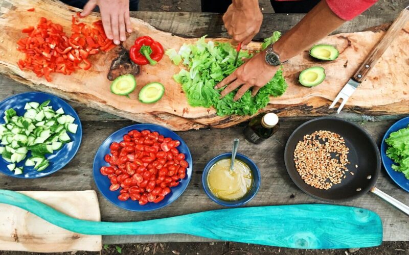 Cucina in giardino? Scopriamo come realizzarne una pratica e funzionale