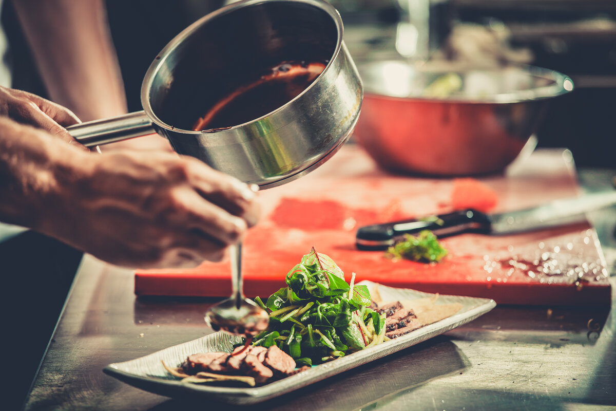 donne in cucina