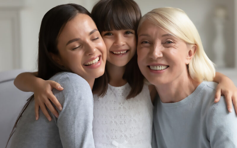 Le donne vivono più a lungo: ecco perché