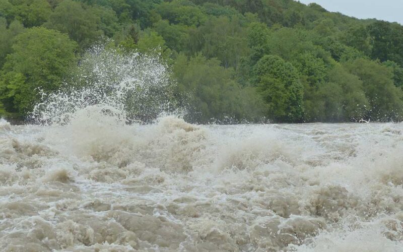 Disastro ambientale, la natura si ribella alla prepotente mano dell’uomo