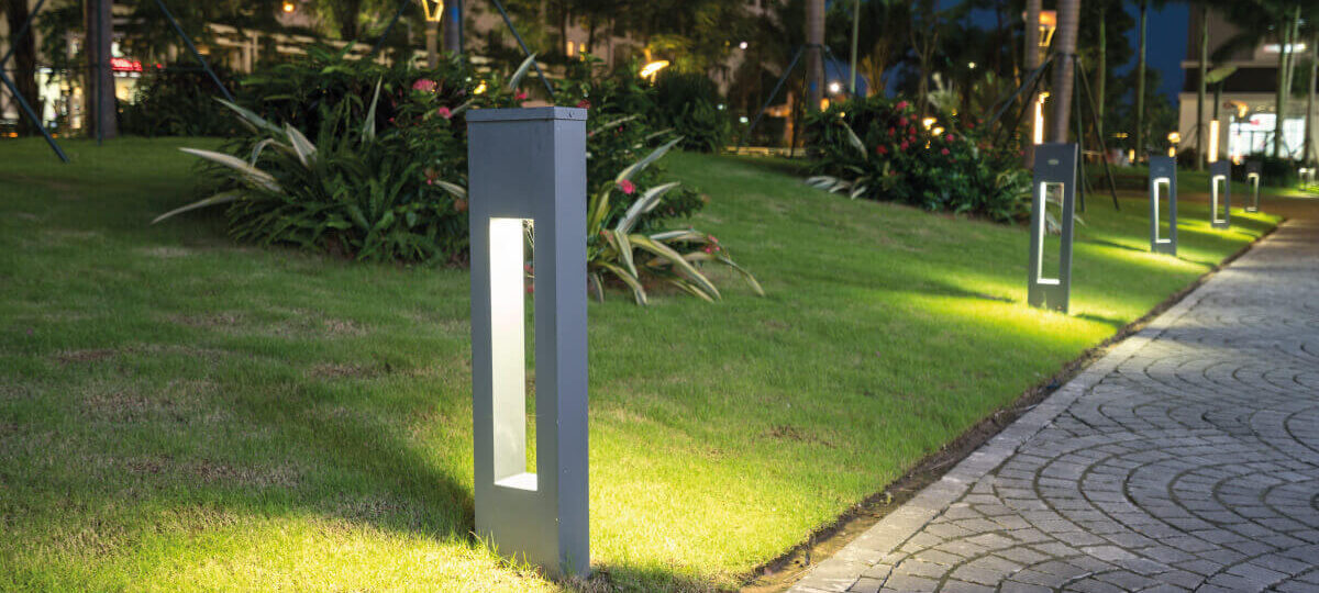 Illuminare con i faretti a LED il giardino e il vialetto della casa|Illuminare con i faretti a LED il giardino e il vialetto per le auto