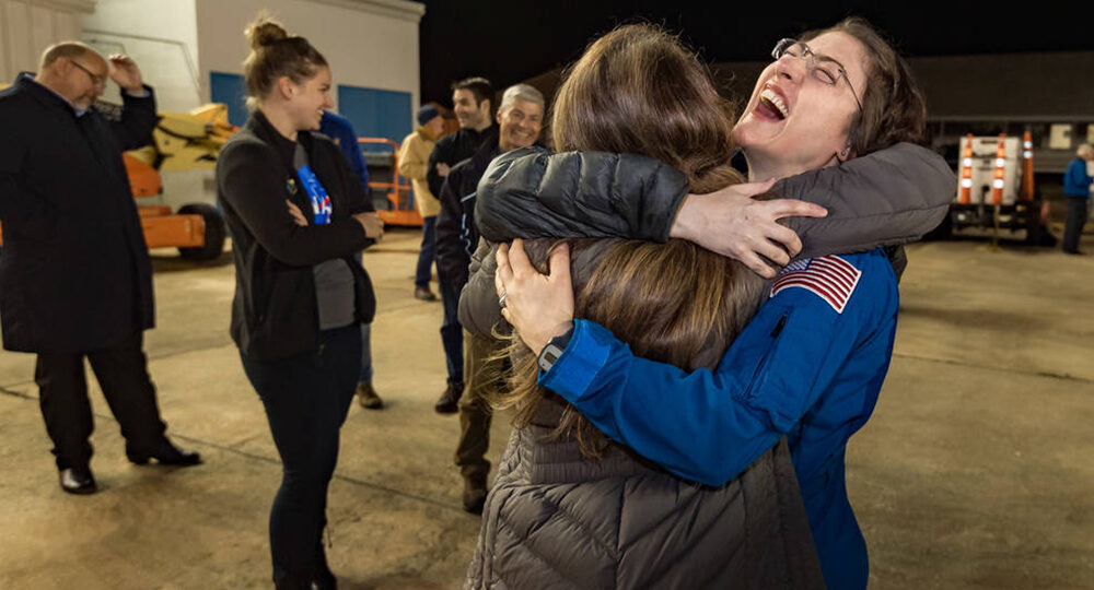 L'astronauta della NASA Christina Koch è tornata sulla Terra giovedì 6 febbraio 2020 dopo aver registrato 328 giorni nello spazio --- il volo spaziale più lungo della storia da parte di una donna --- come membro delle spedizioni 59-60-61 sulla Stazione Spaziale Internazionale . Crediti: NASA / Robert Markowitz|L'Astronauta NASA Christina Hammock Koch