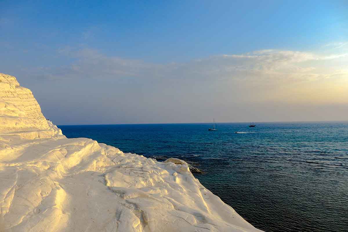 La scala dei Turchi di Realmonte: una meraviglia sotto sequestro