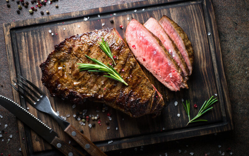 Mangiare la carne in maniera sostenibile è possibile: ecco come