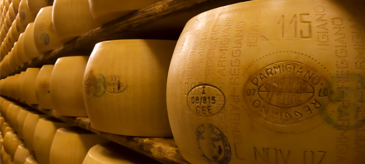 Il Parmigiano Reggiano di Montagna in 33 caseifici|Il Parmigiano Reggiano di Montagna in 33 caseifici