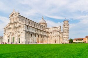 piazza del duomo di pisa