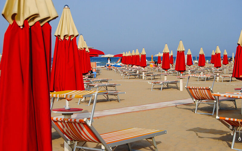 Le regole post Covid-19 per andare in spiaggia in tutta sicurezza