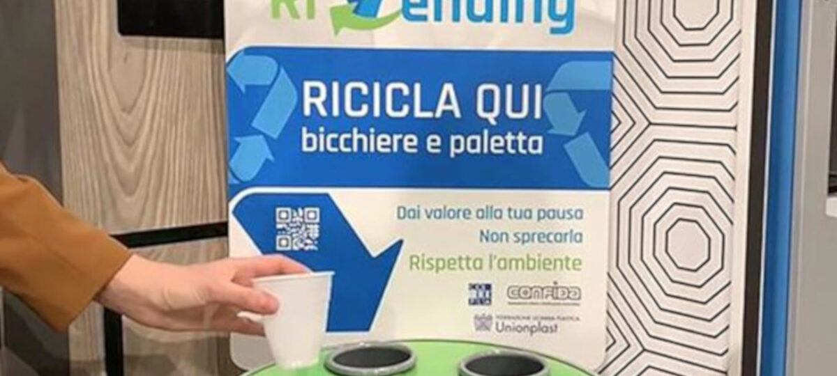 Prodotto il primo bicchiere CUP2CUP grazie al programma RiVending|Prodotto il primo bicchiere CUP2CUP grazie al programma RiVending