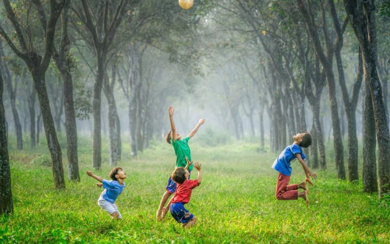 Lo stile di vita dei bambini: oggi non giocano più all’aria aperta