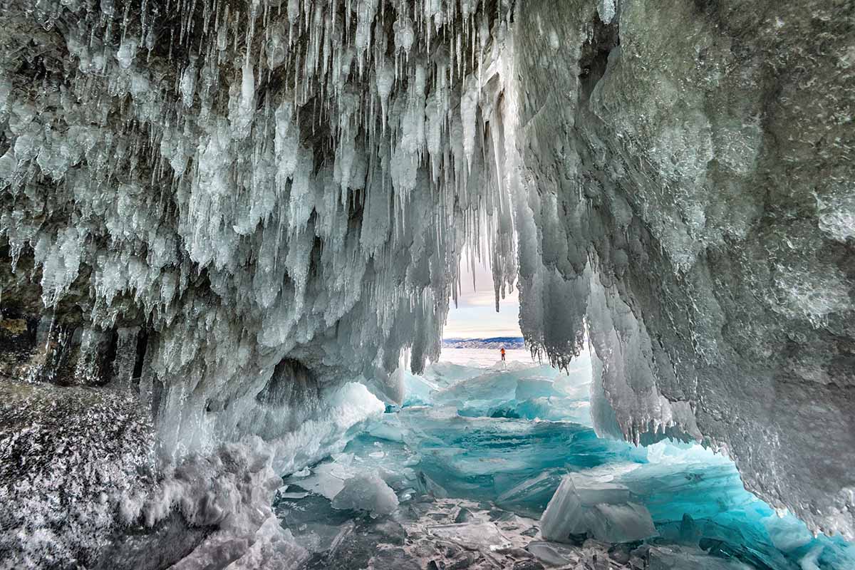 Lago ghiacciato Baikal: una meraviglia della natura