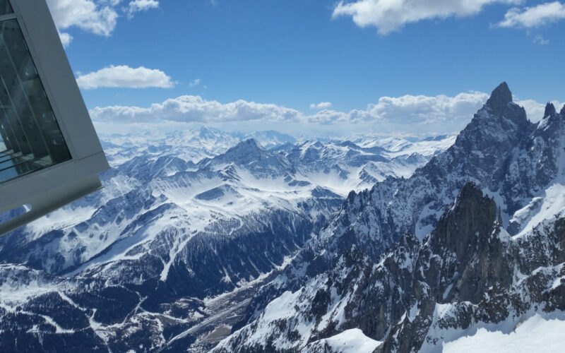 Apre sul Monte Bianco la libreria più alta d’Europa