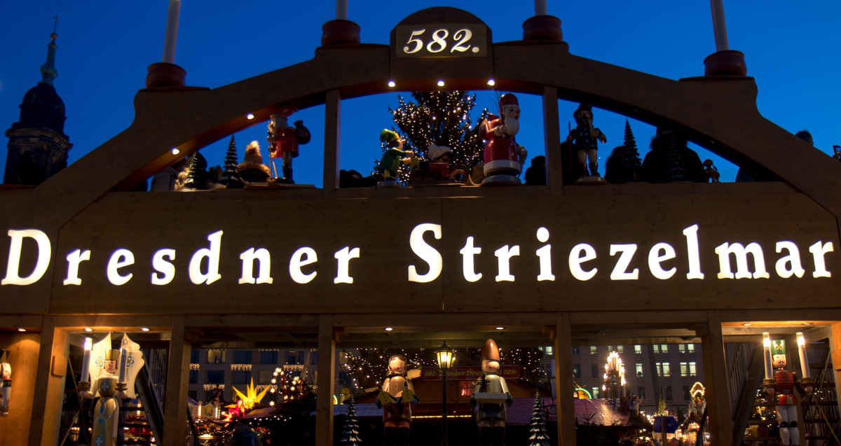 Dresdner Striezelmarkt - Dresda, Germania