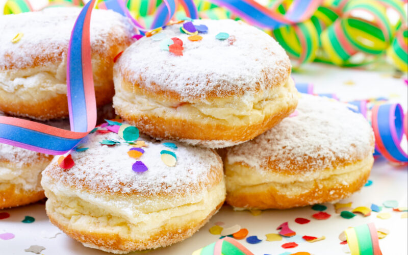 Dolci di Carnevale: i cibi tipici della festa più golosa