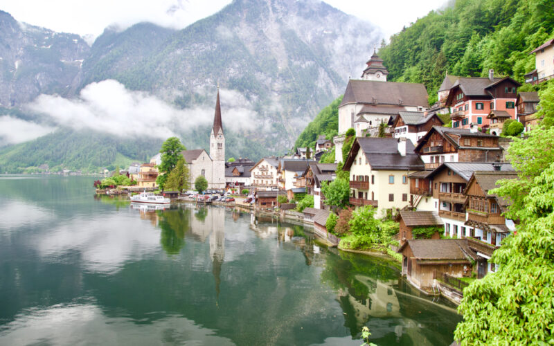 borghi lacustri borgo sul lago italia|i tre borghi lacustri italiani più belli||||borghi lacustri borgo sul lago italia||luni borgo lago italia