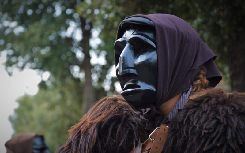 Il carnevale di Mamoiada tra Mamuthones e Issohadores