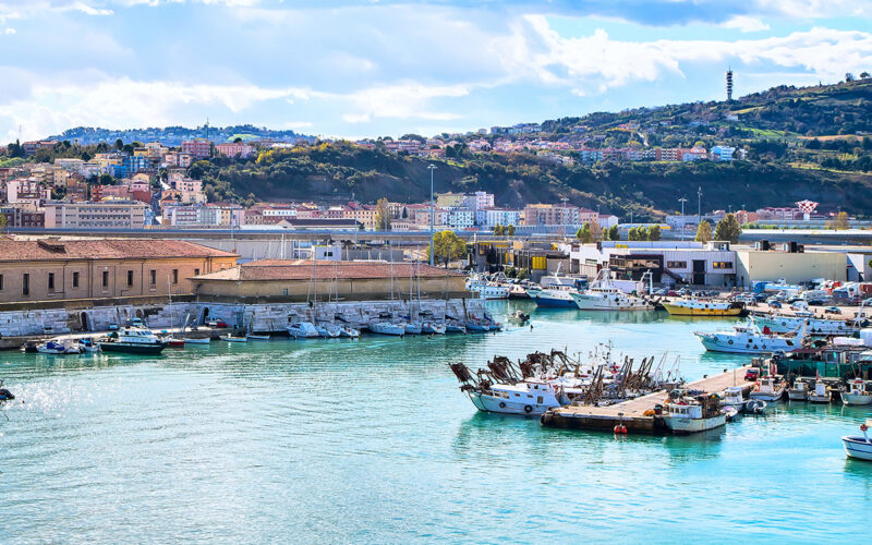 Alla scoperta di Ancona: la città, gli abitanti, cosa visitare e mangiare