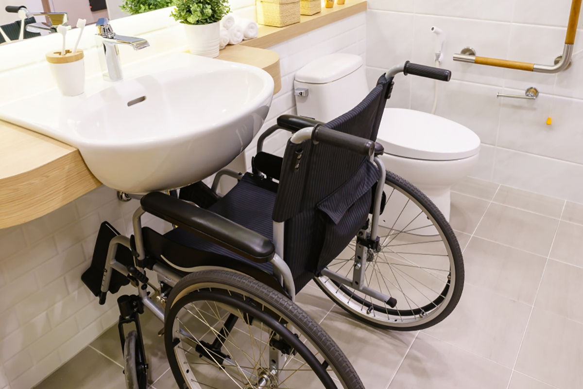 Adattabilità di un bagno per i disabili