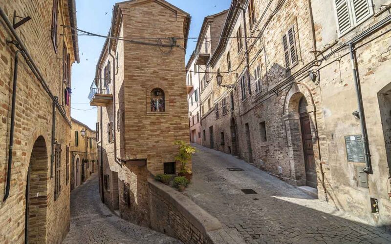 Il borgo di Cassinetta di Lugagnano tra il Naviglio e il Ticino|Il borgo di Cassinetta di Lugagnano tra il Naviglio e il Ticino