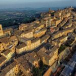 Il borgo di Treia||Il borgo di Treia|