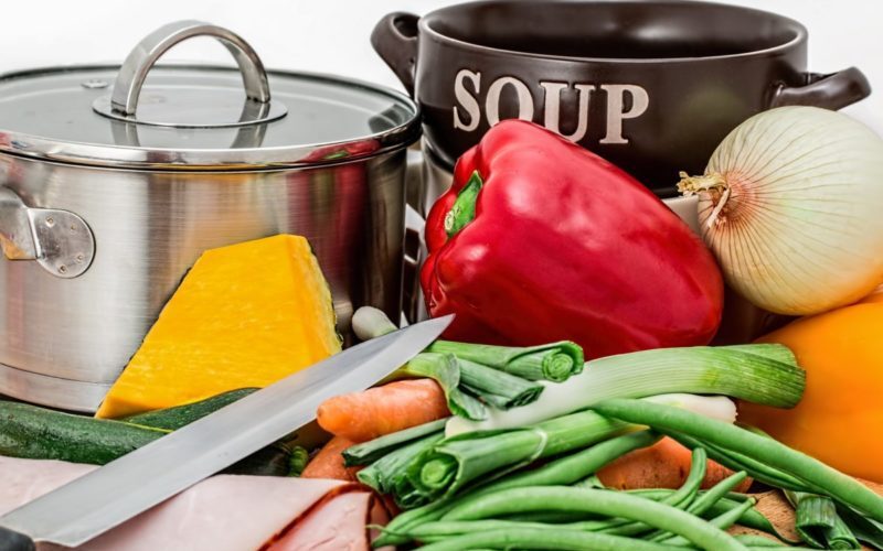 Cucinare in modo sano: l’importanza delle cotture e delle pentole