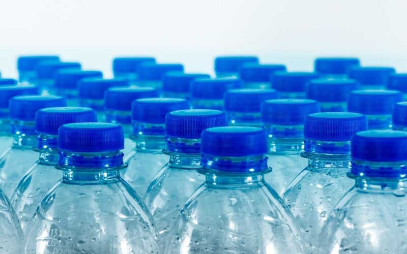 Il tessuto derivato dalla plastica per il design del futuro