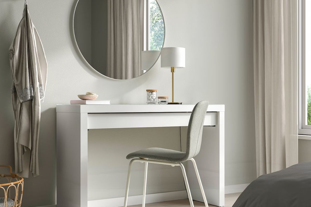 toeletta per camera da letto IKEA Malm Dressing Table